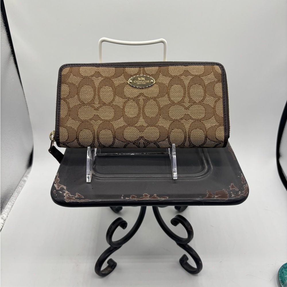 Coach Brown and Tan Signature Zip Wallet - Picture 3 of 13